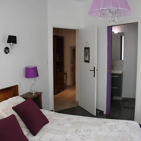Château Besson Couette-café 3*